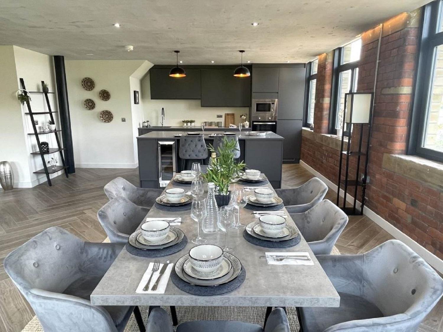5-Bedroom Luxury Duplex Penthouse Bradford  Exterior photo